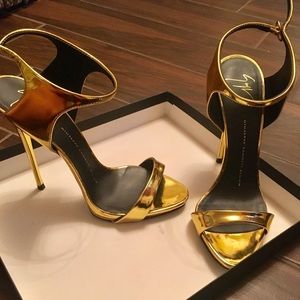 Ladies Giuseppe Heels. Worn twice